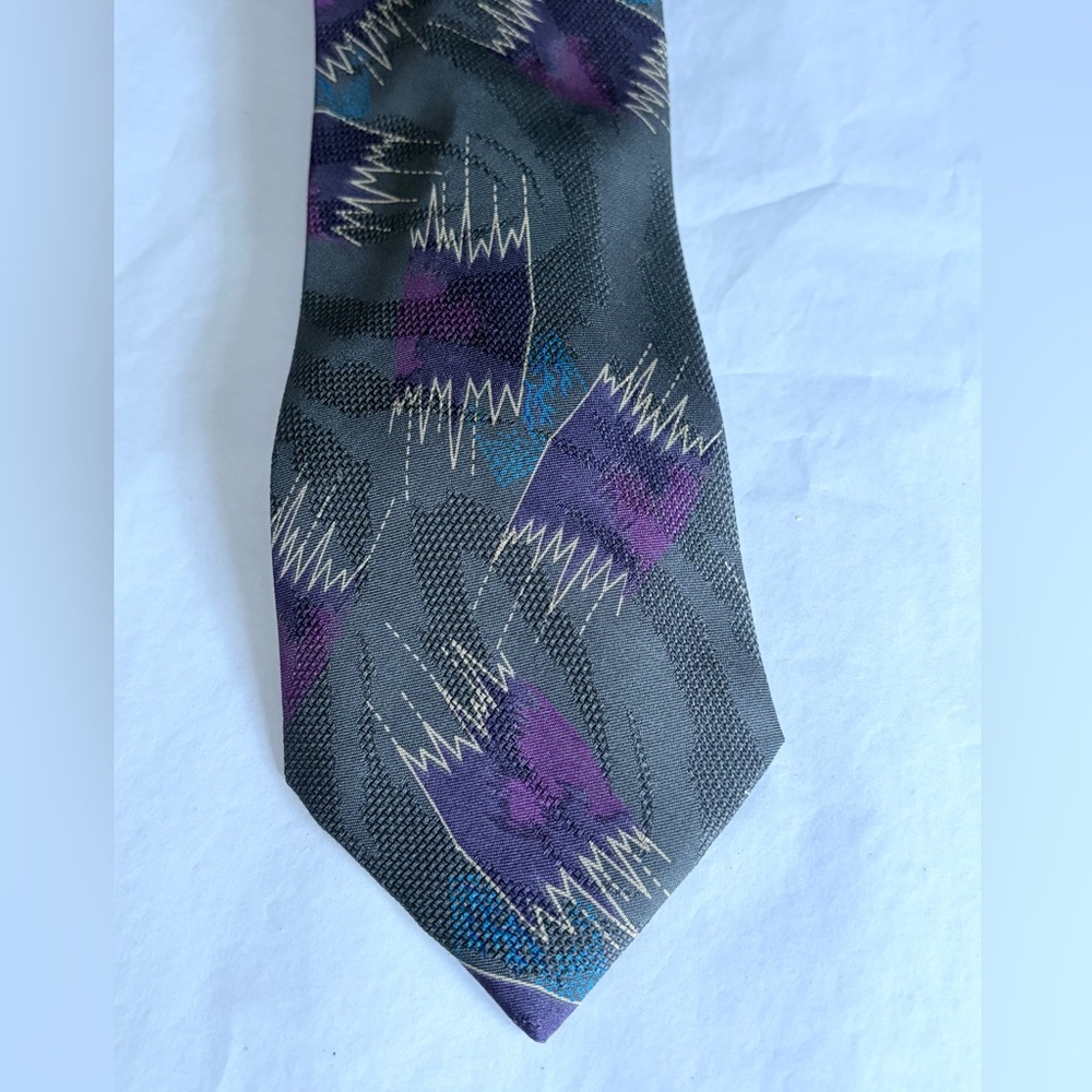 Giorgio Armani Men's Silk Tie Gray Purple Blue Abstract Print